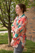 Load image into Gallery viewer, Gardener Floral Tunic Blouse