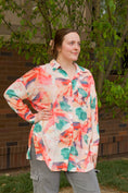 Load image into Gallery viewer, Gardener Floral Tunic Blouse